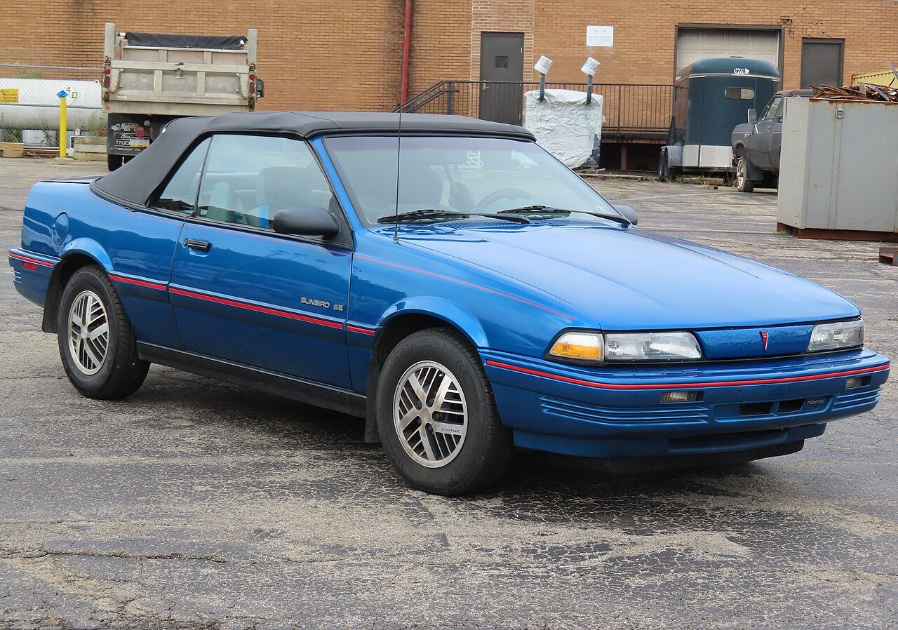 Pontiac Sunbird Седан