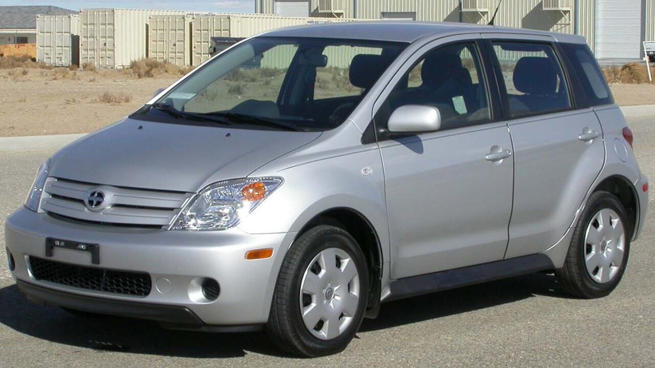 Scion xA Хэтчбек (5 дв.)