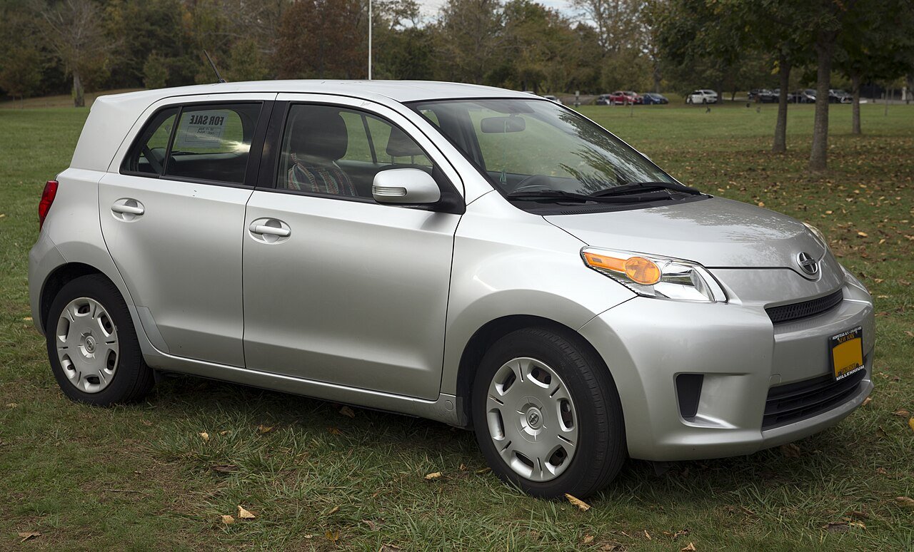 Scion xD Хэтчбек (5 дв.)
