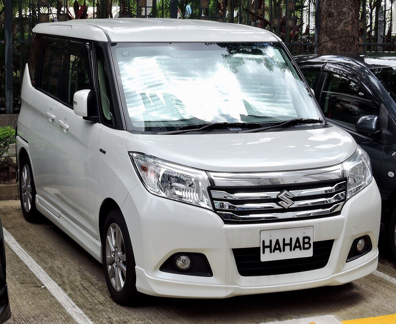 Suzuki Solio Микровэн