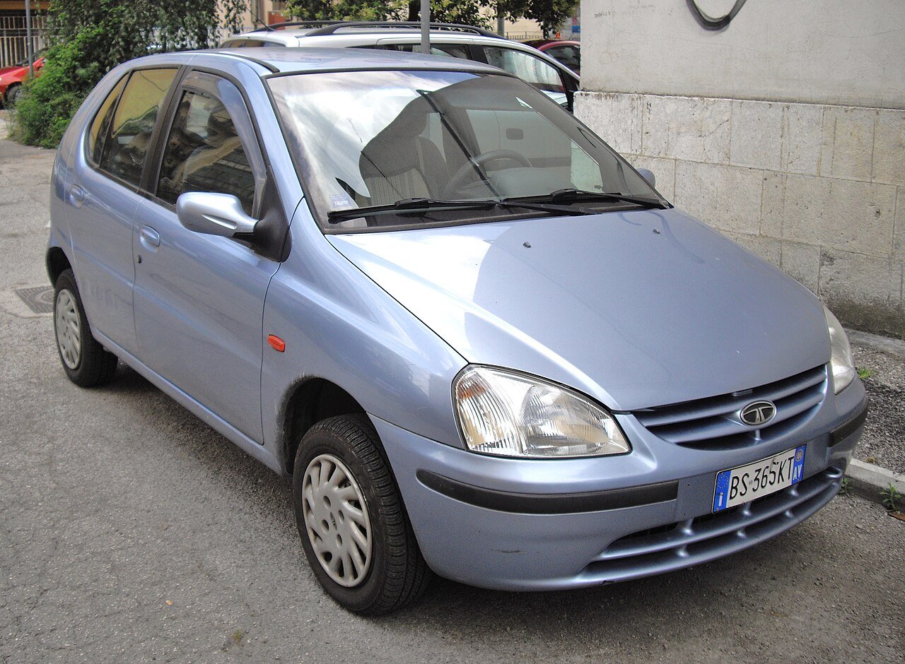 Tata Indica Хэтчбек (5 дв.)