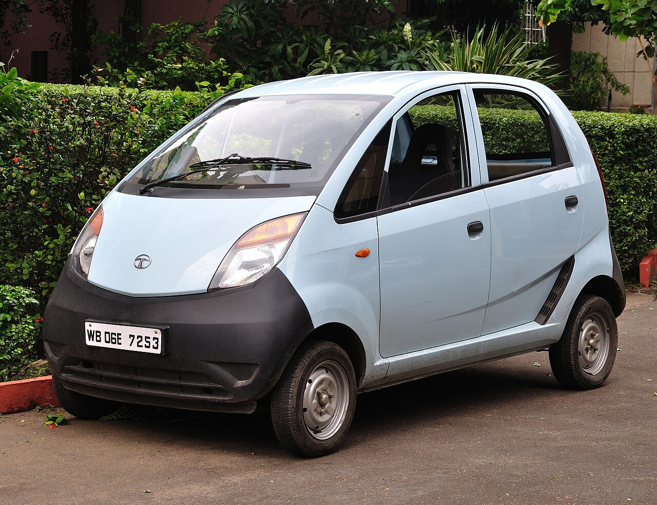 Tata Nano Хэтчбек (5 дв.)