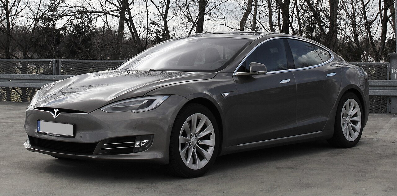Tesla Model S Фастбек (5 дв.)