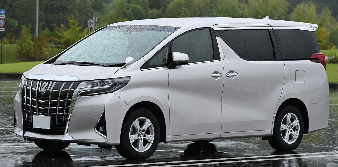 Toyota Alphard Минивэн