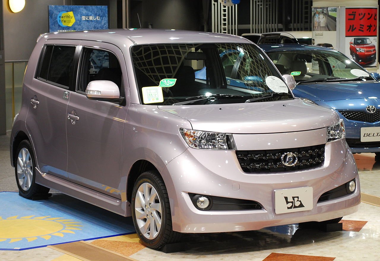 Toyota bB Микровэн