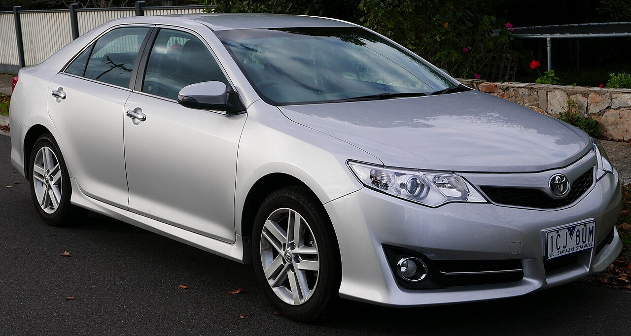 Toyota Camry Седан