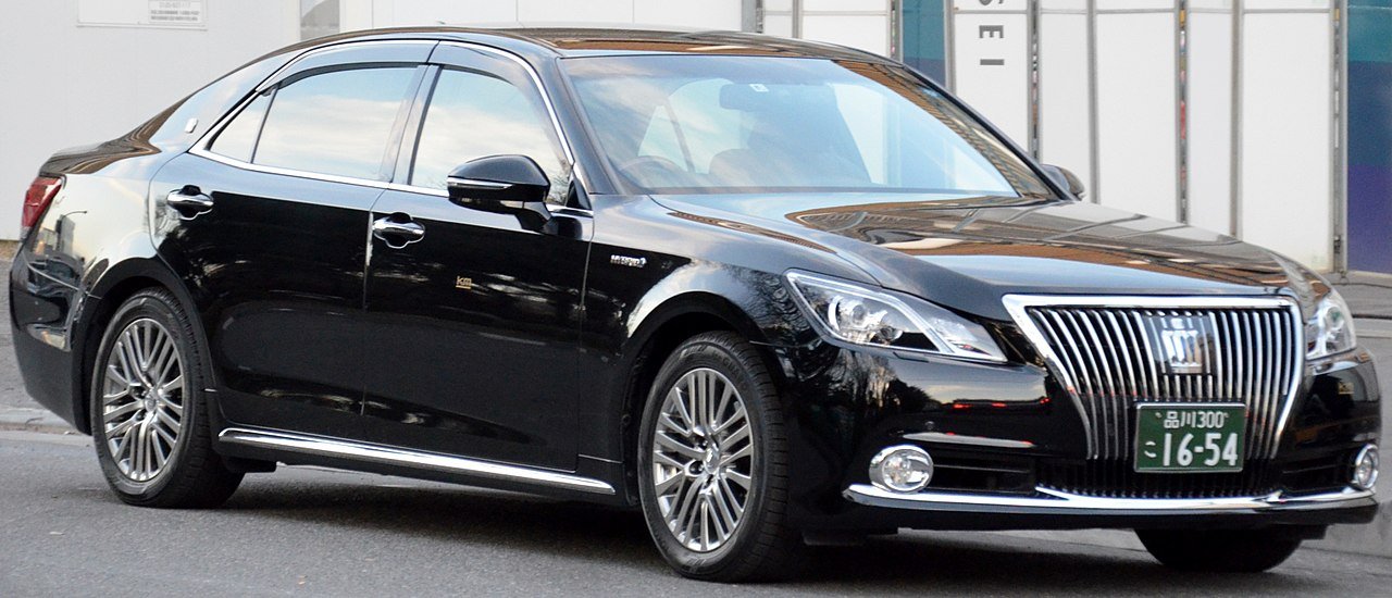 Toyota Crown Majesta Седан