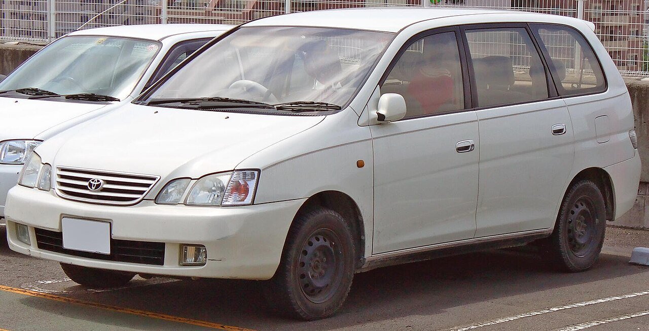 Toyota Gaia Микровэн