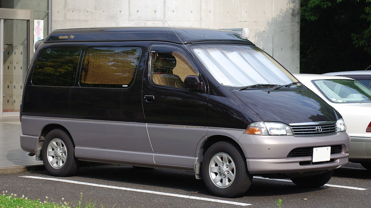 Toyota Granvia Минивэн