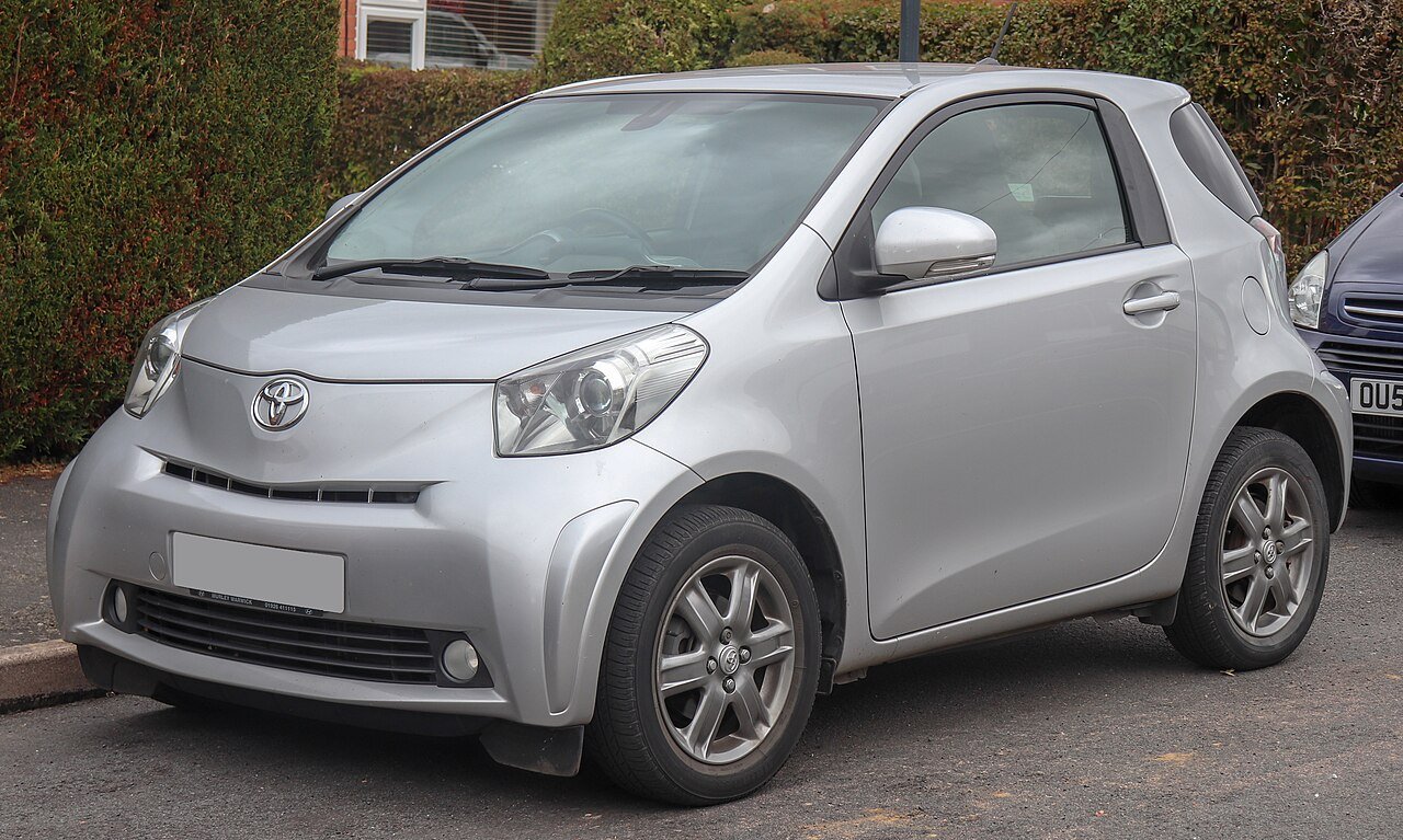 Toyota IQ Хэтчбек (3 дв.)