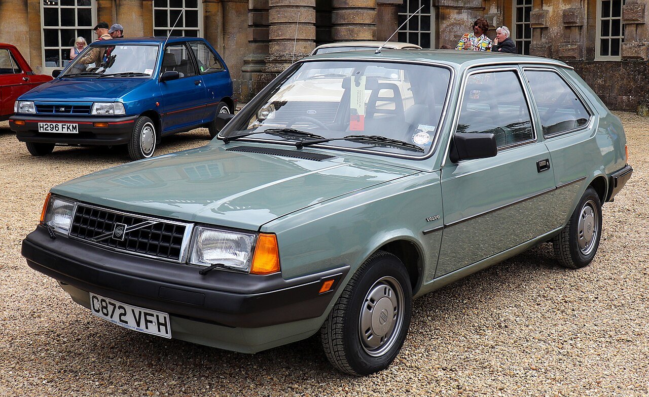 Volvo 300 Series Хэтчбек (3 дв.)