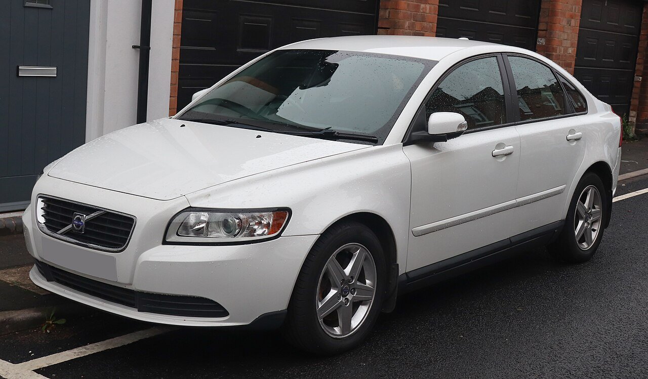 Volvo S40 Седан