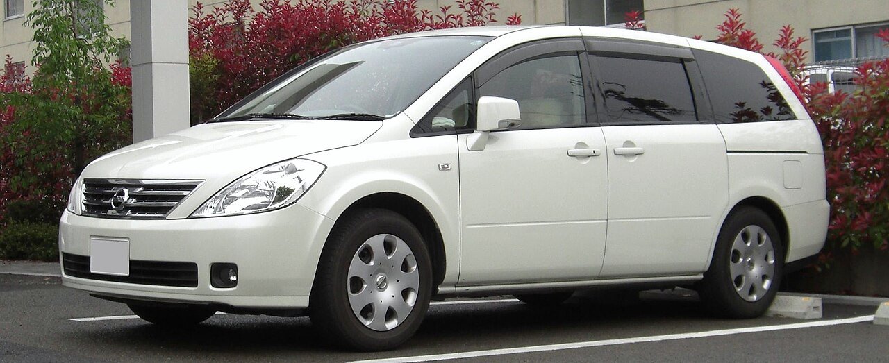 Nissan Presage Минивэн