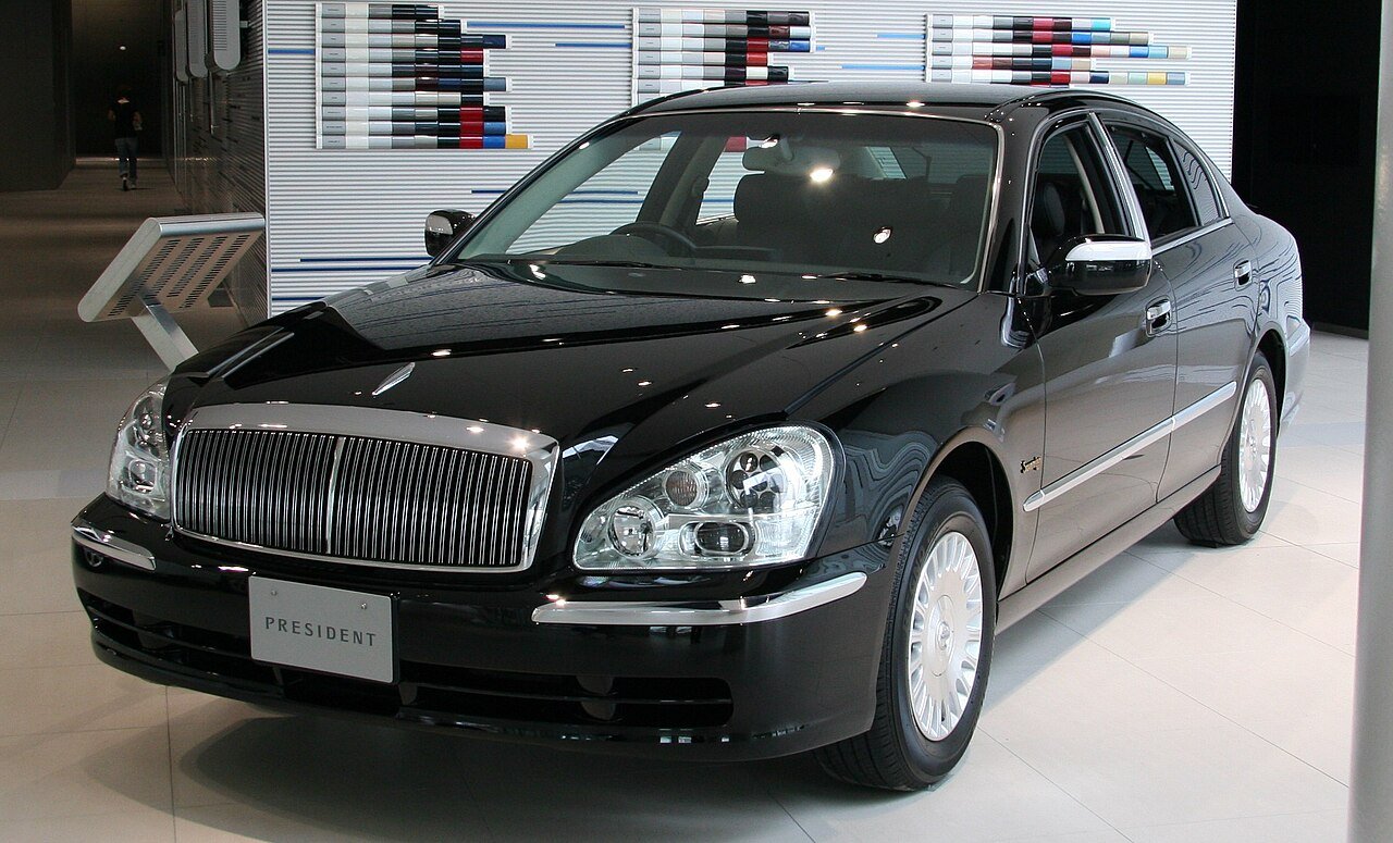 Nissan President Седан