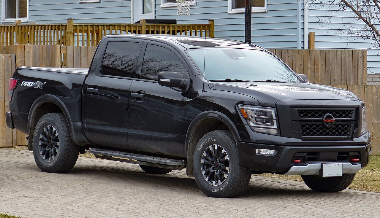 Nissan Titan Пикап (4 дв.)