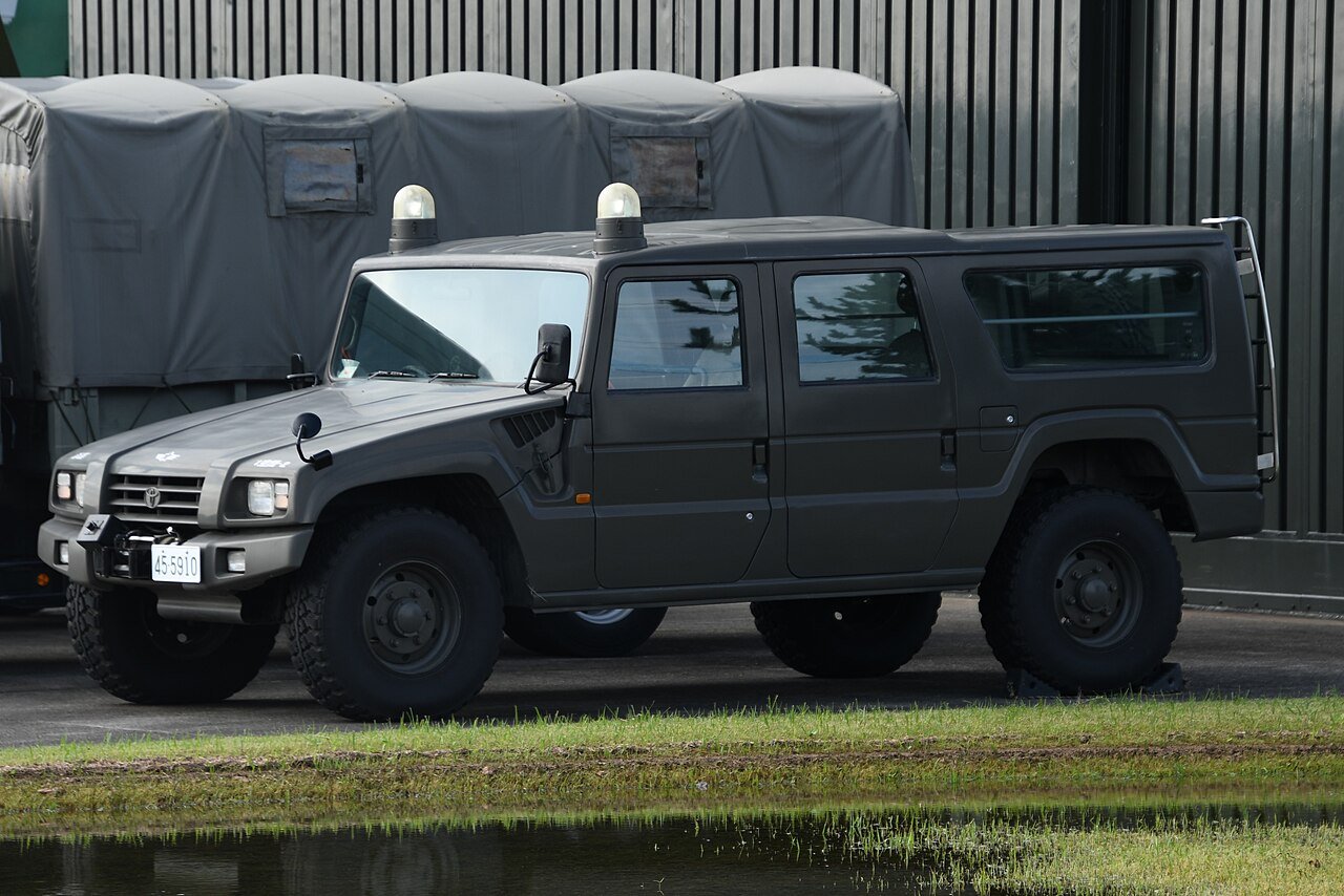 Toyota Mega Cruiser Внедорожник (5 дв.)