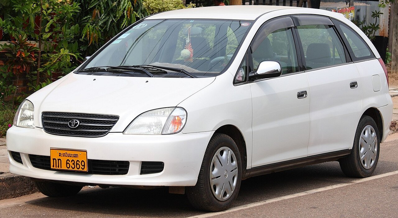 Toyota Nadia Микровэн