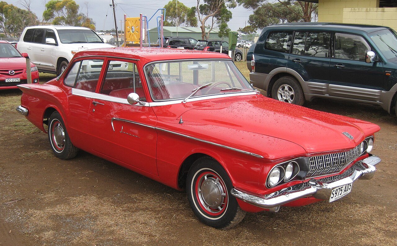 Dodge Lancer Лифтбек (5 дв.)