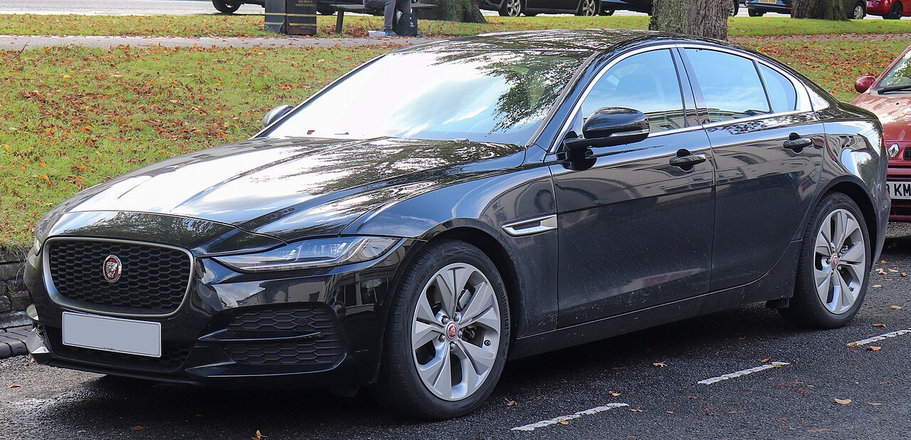 Jaguar XE Седан